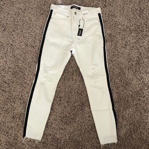 Express White Mid Rise Cropped Jeans NEW W/TAGS